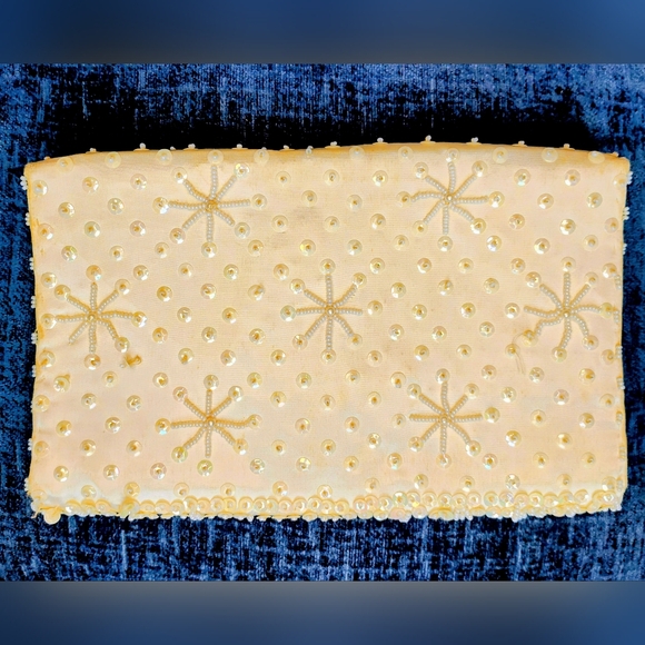 Chic Cream Beaded Clutch - Picture 2 of 7